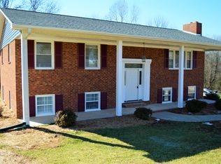 406 Rolling Park Dr, Lexington, NC 27295