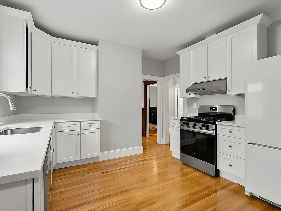 1st image of 78 Euston Rd #1
