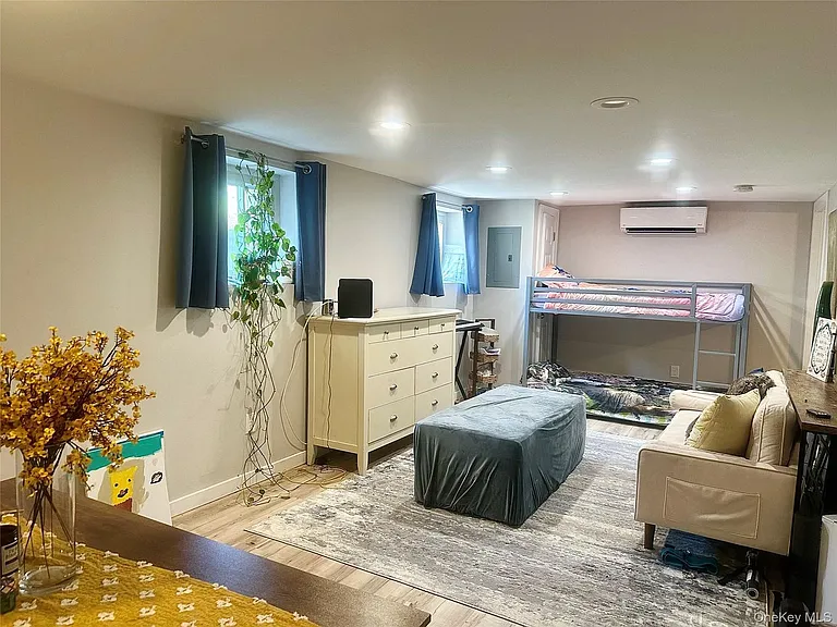 372 Verplanck Ave #1 — Photo 7