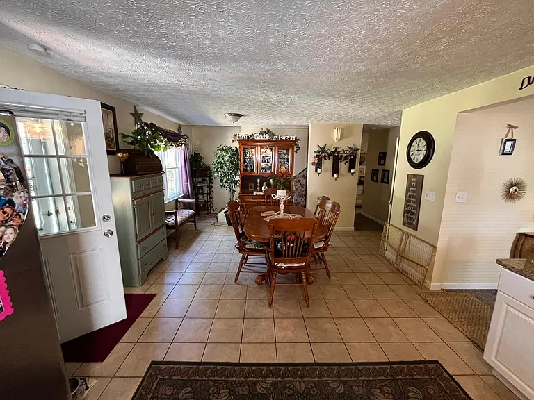 615 Parkside Dr — Photo 12