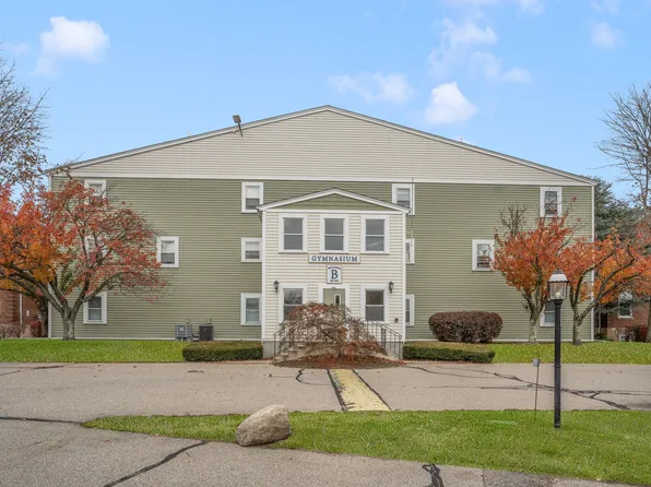 3524 W Shore Rd APT 505, Warwick, RI 02886