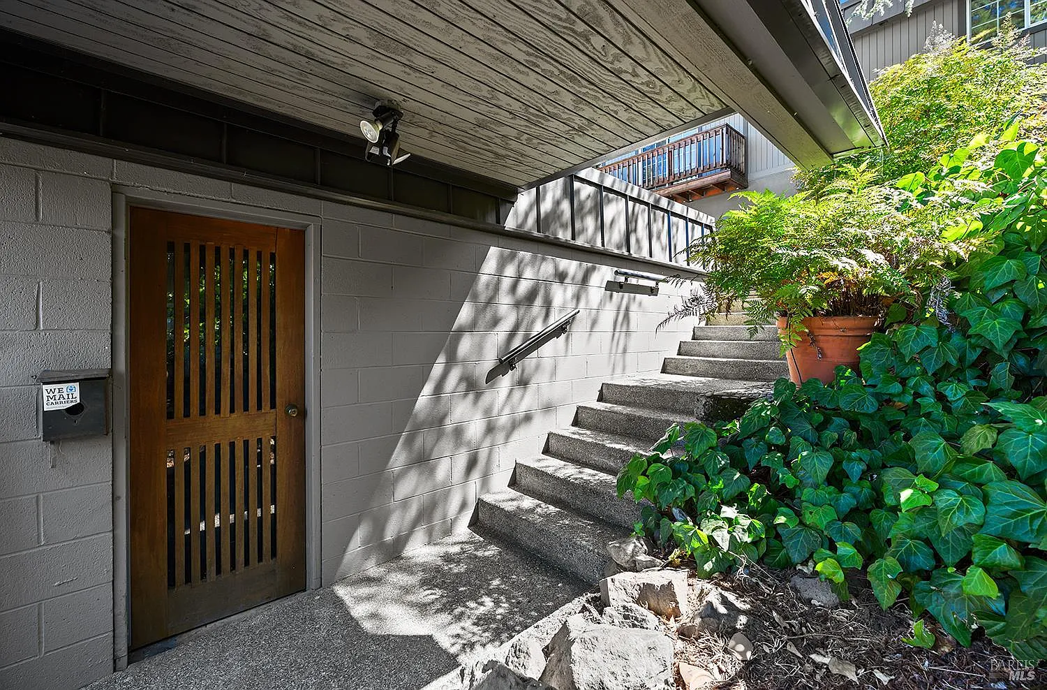 944 Summerfield Road - Photo 4