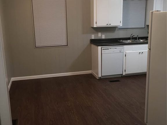 2nd image of 126-130 Markwater St #126