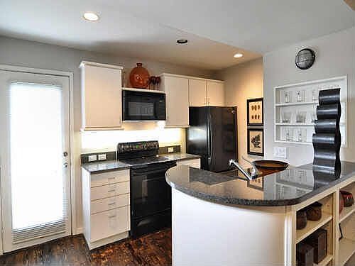 5th image of 4242 Buena Vista St APT 12