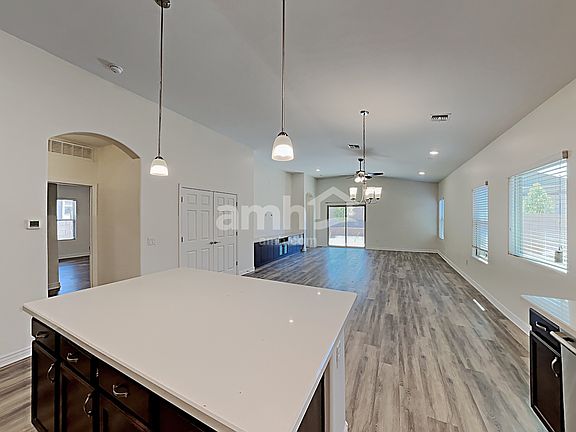 4th image of 9081 W Blue Saguaro St