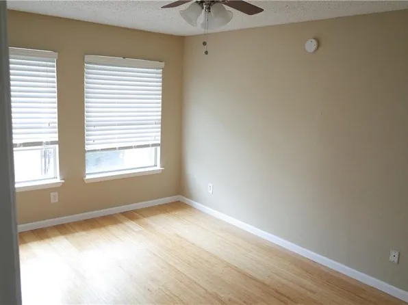 2124 Burton Dr APT 127, Austin, TX 78741