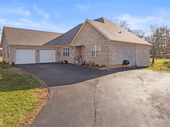2395 W Robin Rd, Scottsburg, IN 47170