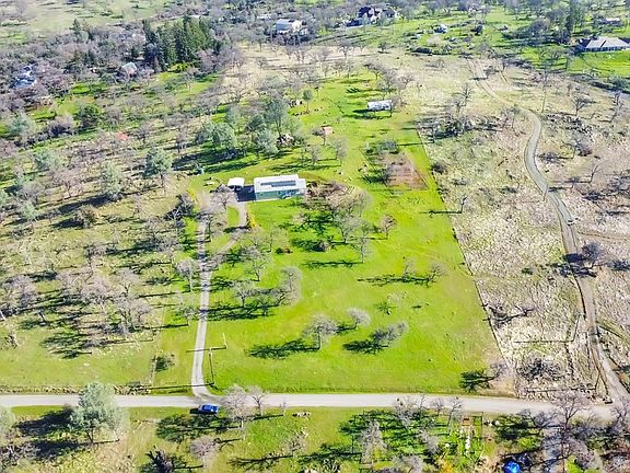 3rd image of 12867 Douglas Way