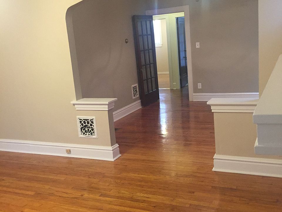 1st image of 5042 Winona Ave