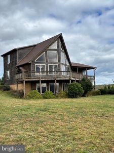 348 Freezeland Manor Dr, Linden, VA, 22642