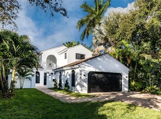 4075 Battersea Rd, Miami, FL 33133