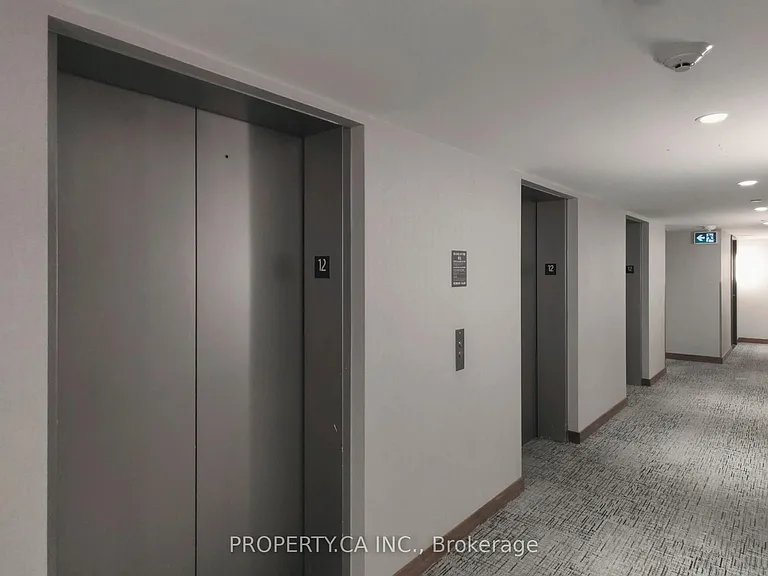 17 Bathurst St #1209 — Photo 35