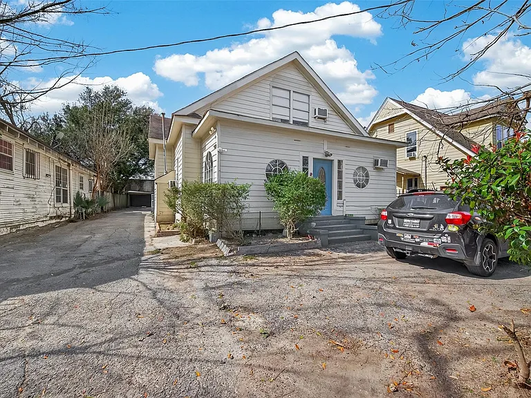216 Burr St — Photo 11