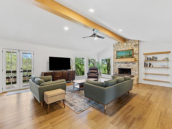 2nd image of 800 Camino Cielo
