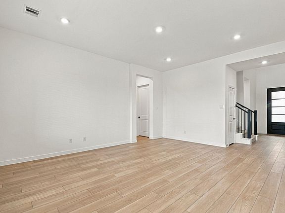 5th image of 4216 Centennial Ridg Dr