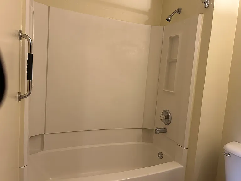 Full bathroom shower