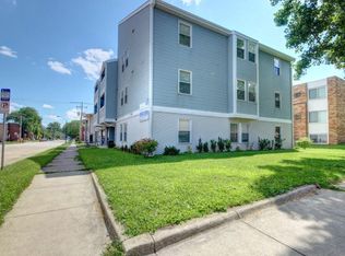 203 S 6th St, Champaign, IL 61820