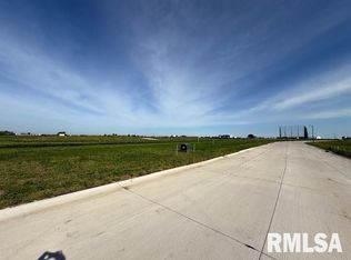 6403 Ryan Rd, Bettendorf, IA 52722