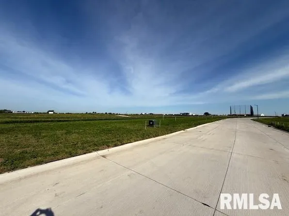 6302 Meyer, Bettendorf, IA 52722