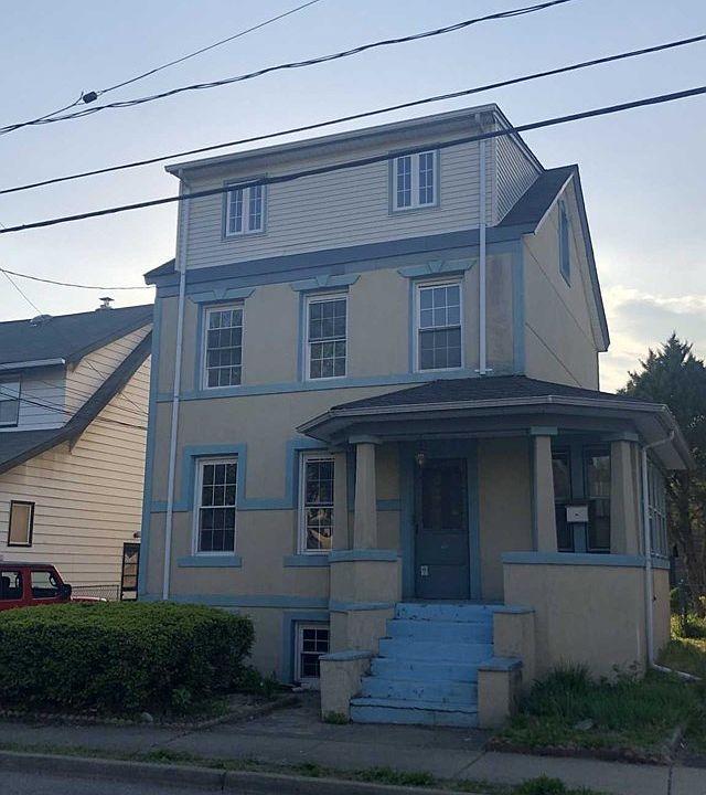 1st image of 316 2nd St