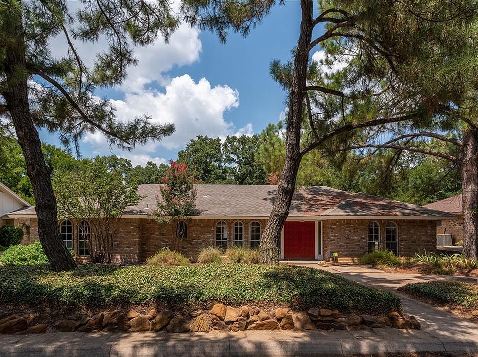 1st image of 1011 Wayland Dr