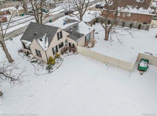 28854 Hennepin St, Garden City, MI