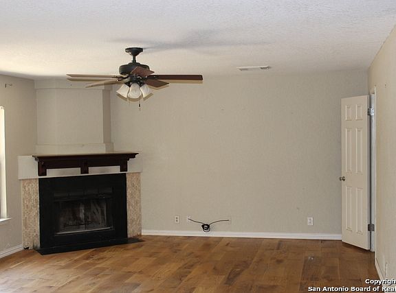 2nd image of 8522 Laurel Bnd