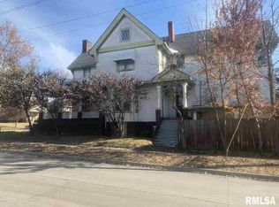 227 W Poplar St, Harrisburg, IL 62946