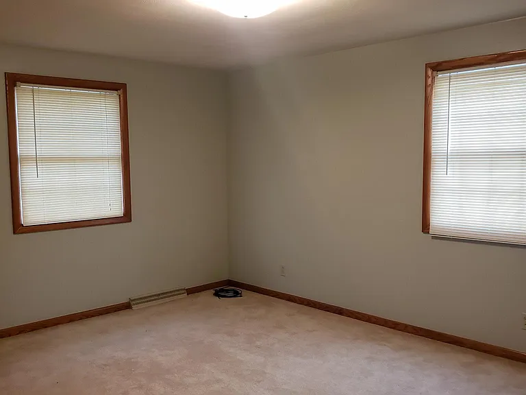 5660 Sharon Dr — Photo 10