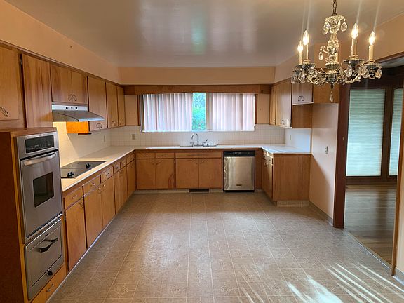 5th image of 7608 Benbow Dr