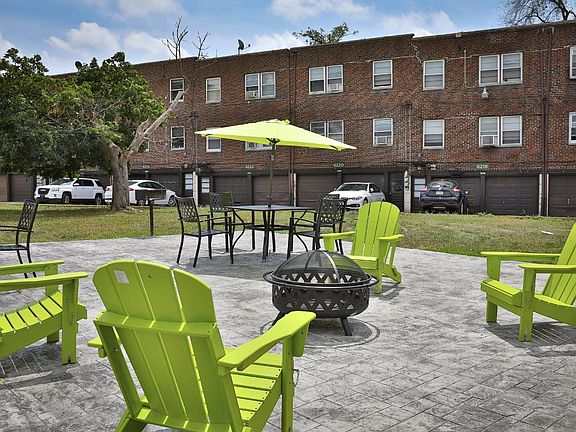3rd image of 6841 Roosevelt Blvd #A21