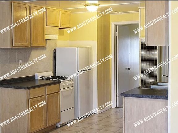 5th image of 227 E Main St #1592CC204