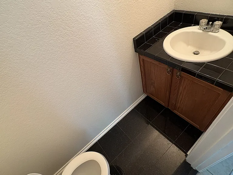 8215 Stagwood Hl — Photo 8