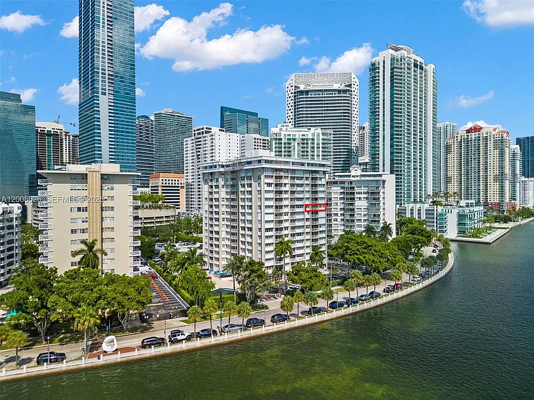 1420 Brickell Bay Dr #1001A — Photo 52