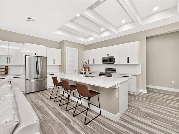 3rd image of 253 Long Meadow Ln