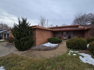 1651 Passolt St, Saginaw, MI 48638