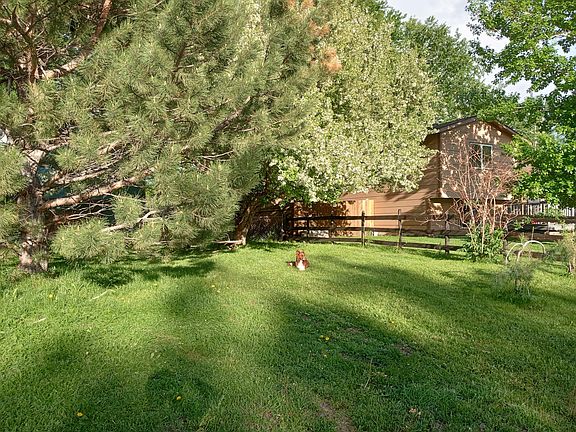 3rd image of 50 Boxwood Dr