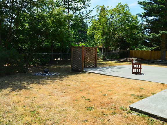 4th image of 5810 178th St SW