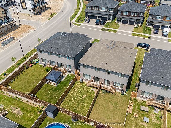 4th image of 7 Baker Ln