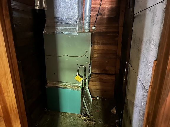 4th image of 204 S 10th St