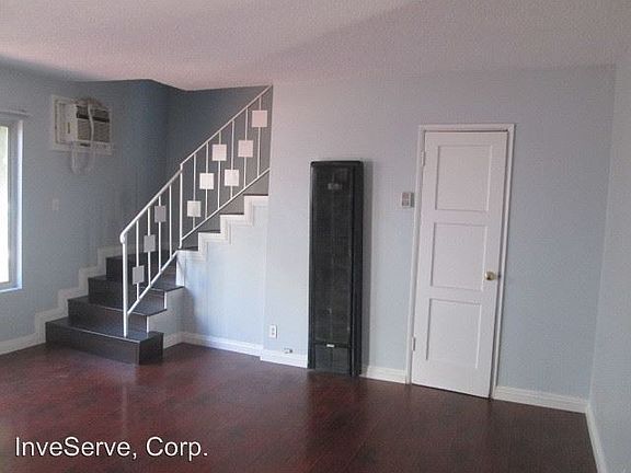 5th image of 1541 College View Dr APT 8