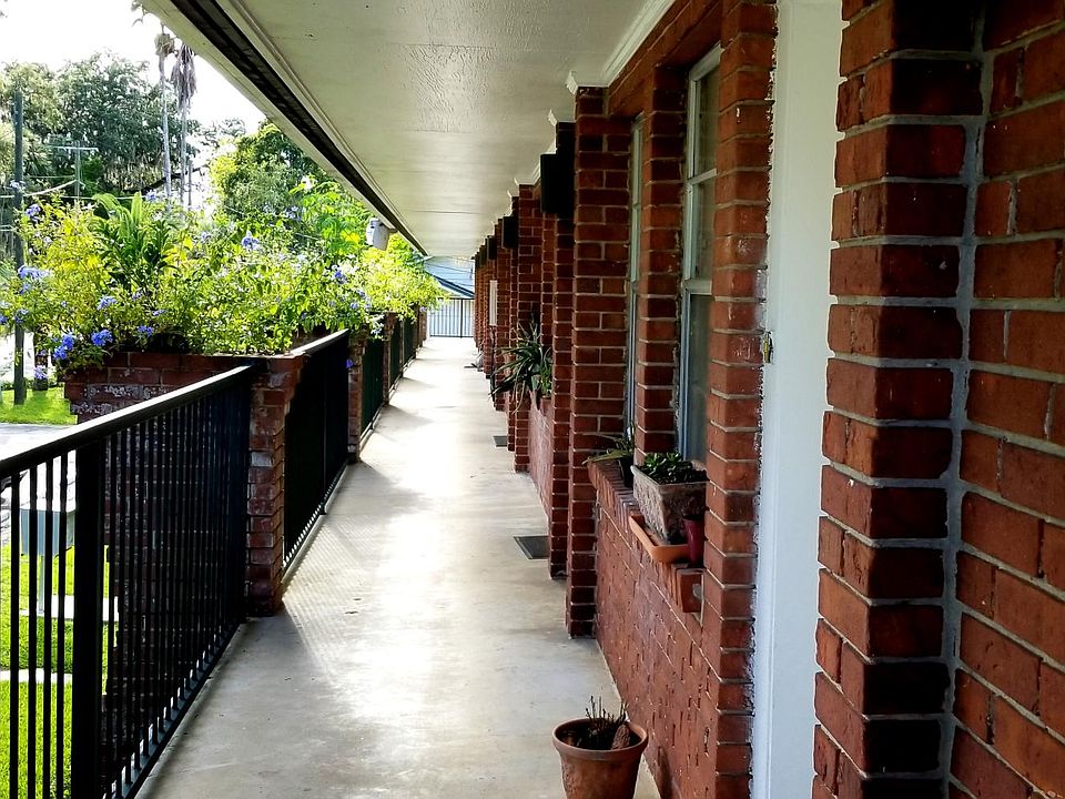 1st image of 1315 SE Silver Springs Pl APT 1