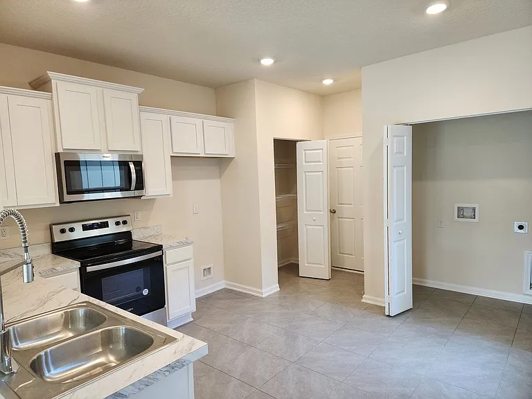 910 Observatory Pkwy — Photo 5