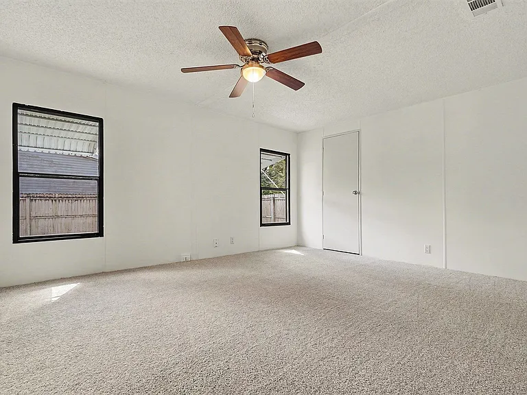 7624 Timberwood Dr — Photo 12