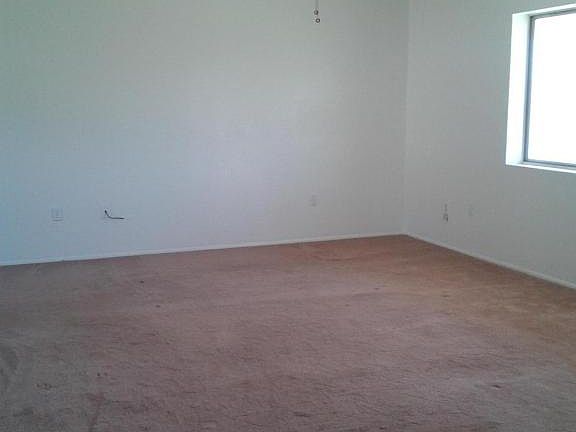 5th image of 1004 E Georgia St