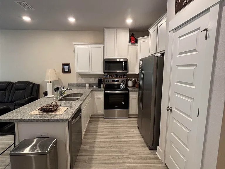 9469 Nature Creek Ln — Photo 4