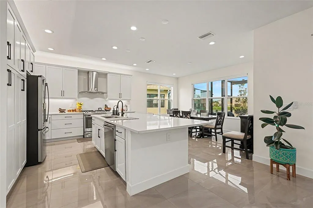 5 bed, 4.5 bath, 3248 sqft, $3,995 — Photo 4