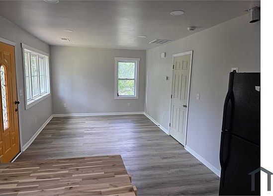 4th image of 1960 Kitchens Rd