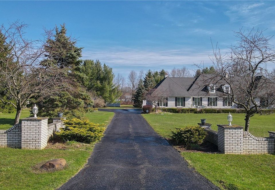 10320 Lindsay Ln, Chagrin Falls, OH 44023 Zillow