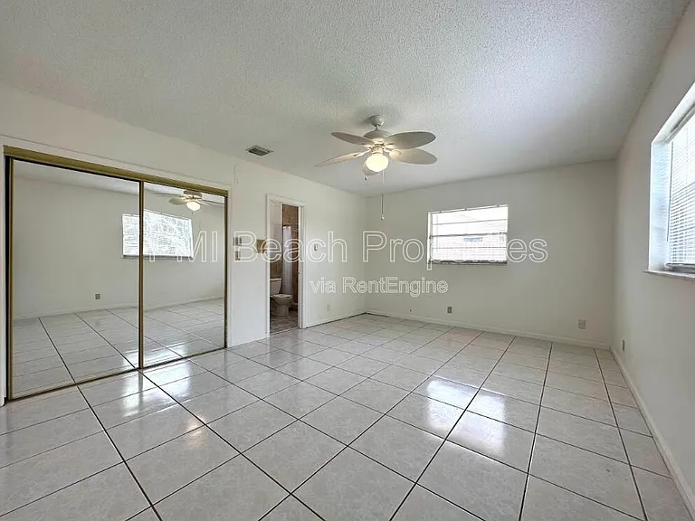 1292 Essex Dr — Photo 7